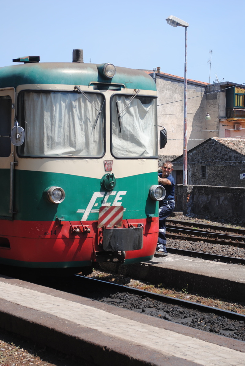 public transportation, transportation, day, mode of transportation, land vehicle, railroad station platform, old train italy, railroad car, sky, railroad station