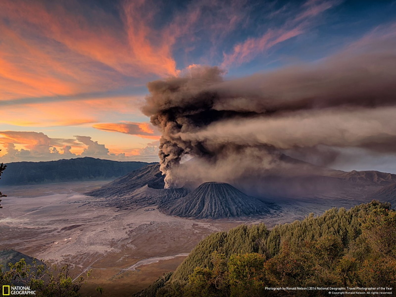geology, smog, nature, environment, steam, cloud - sky, no people, black, mt, geographic, smoke, bromo, sunrise, mountain, outdoors, 1080P, eruption, ash