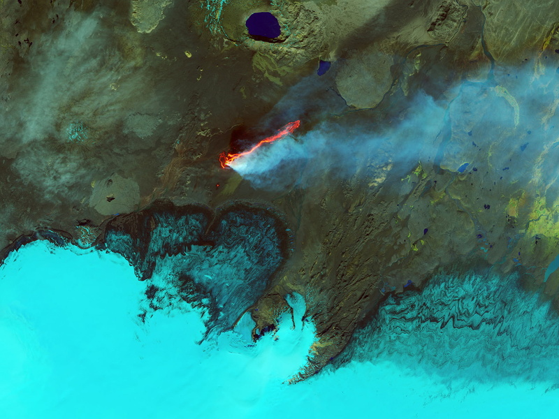 turquoise colored, day, outdoors, undersea, animal themes, textured, Iceland, coast, nature, rock, landscape, 1080P, green, sea, field, eruption, smoke