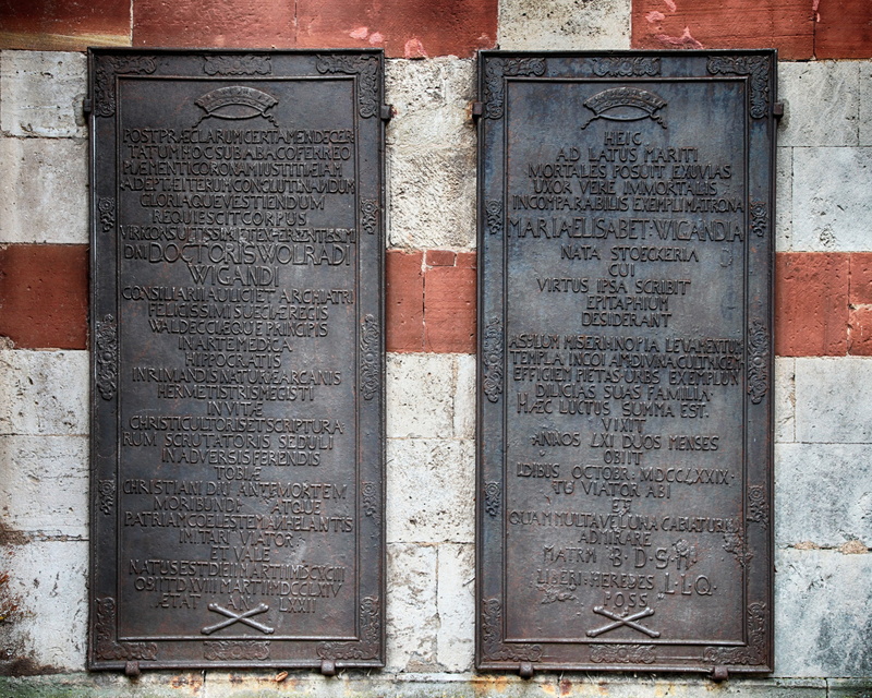 tourism, belief, no people, memorial plaque, masonry, perpetuate, history, built structure, medieval, monument, cast, publication, korbach, communication