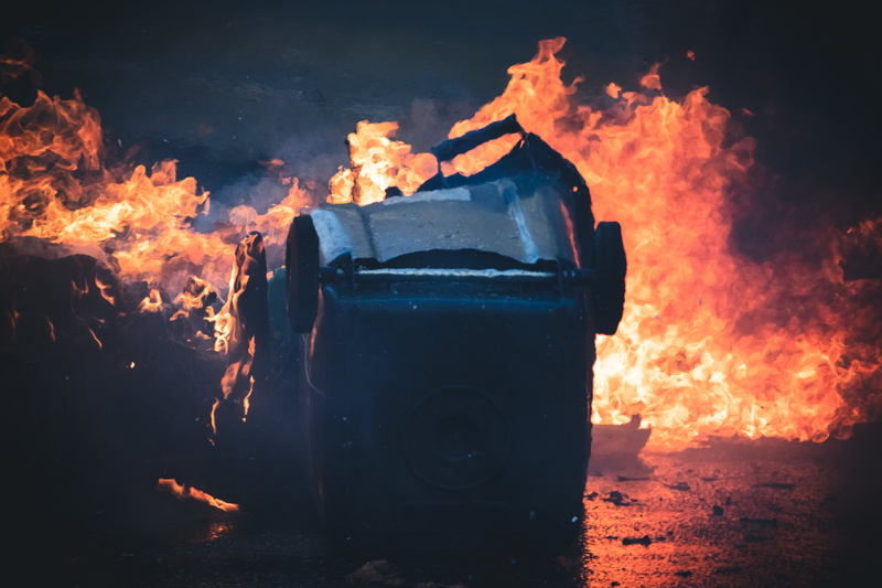night, environment, evening, outdoors, glowing, 5K, orange, burn, flaming, orange color, blazing, accidents and disasters, close-up, communication, blaze