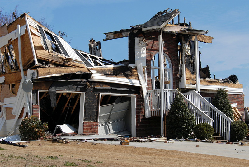 blaze, outdoors, engulfed, white, deterioration, rescue, home, fire, nature, demolished, run-down, sky, house fire, destroy, burned, day, structure, smoke