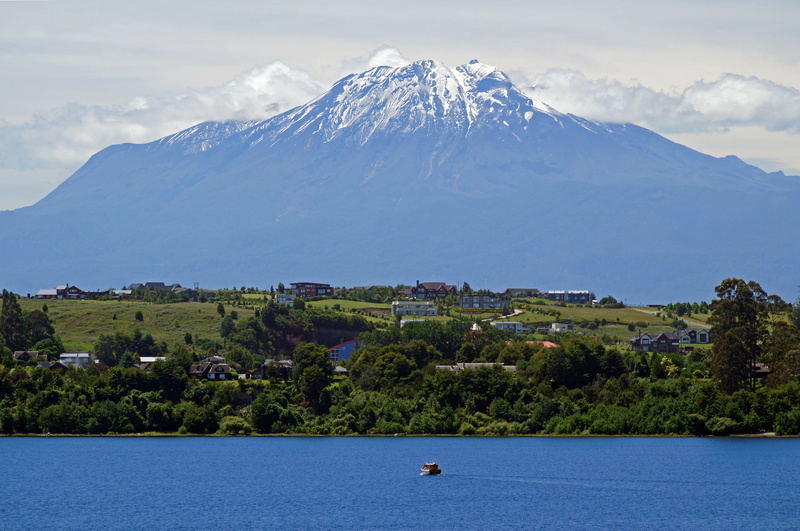nature, 5K, sky, landscape, green, farm, mountain, non-urban scene, water, near, outdoors, no people, plant, land, chile, mountain peak, cloud - sky, calbuco volcano