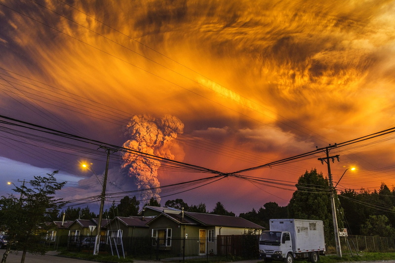 Eruptions, building, cable, orange color, connection, city, sunset, cloud - sky, town, architecture, sky, technology, residential district, smoke, 1080P