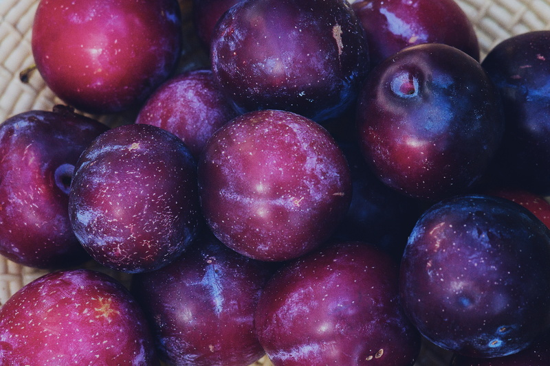 still life, for sale, healthy eating, Plums (Fruits), ripe, wellbeing, berry fruit, freshness, food, backgrounds, fruit, close-up, full frame, plum, red