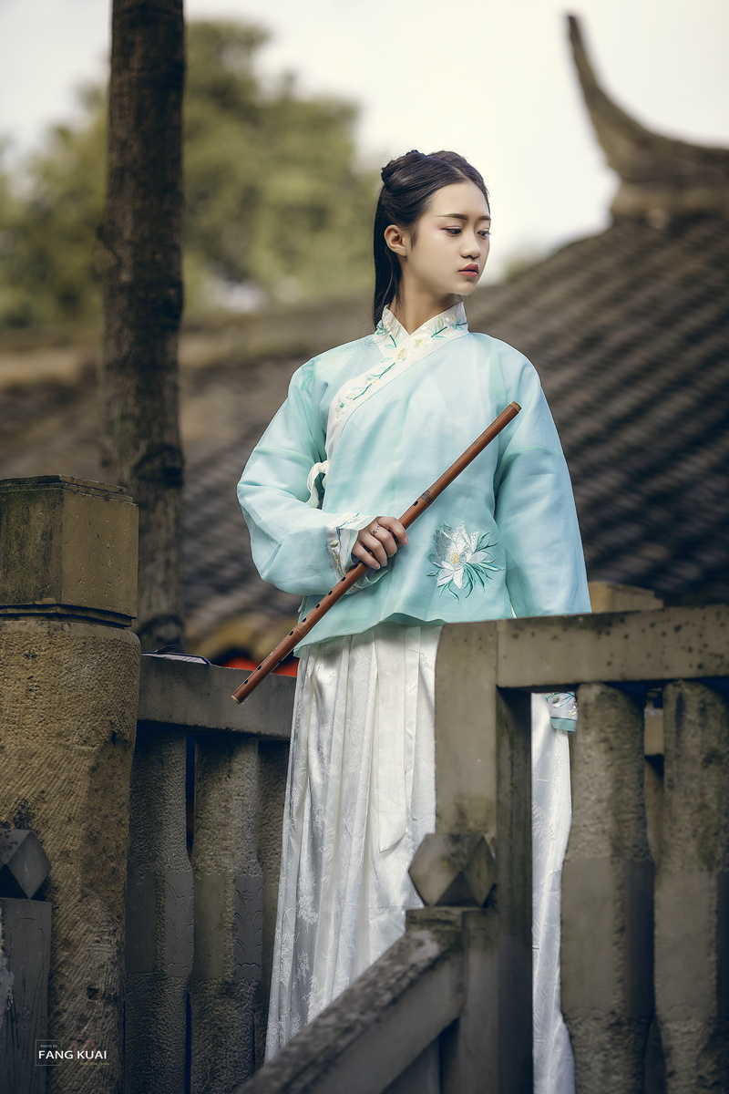 young adult, adult, young women, beautiful woman, hairstyle, tree, architecture, fashion, three quarter length, women, history, hanfu, 2K, standing, beautiful people