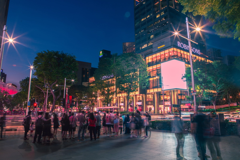 illuminated, building, singapore, motion, men, blurred motion, orchard road, town, women, street, real people, group of people, city, lifestyles, city life