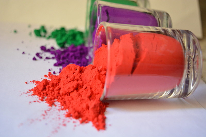 studio shot, glass - material, closeup, festival, glass, red, choice, indian festival, make-up, multi colored, purple, holi, selective focus, drink, face powder