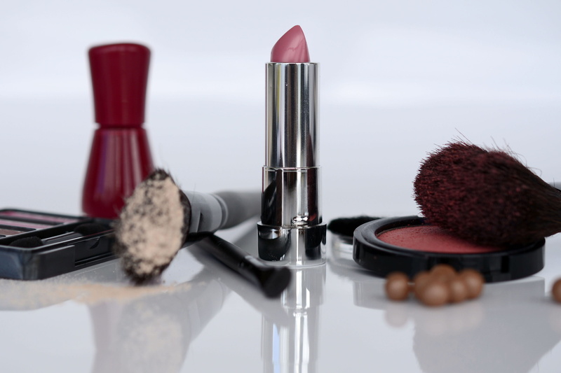 eye shadow, rouge, no people, coupon, finger, choice, make up, lipstick, female, glamour, beauty, assorted, container, cheeks, make-up, beauty product