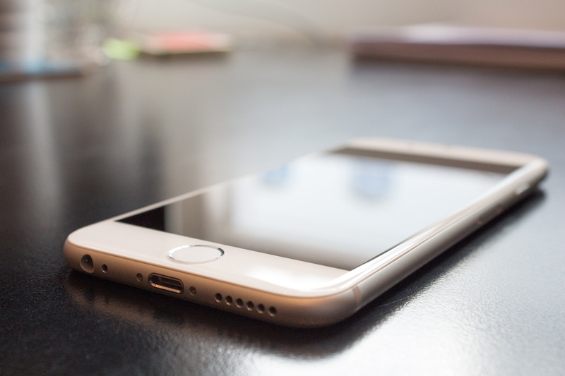 mobile Phone, equipment, touch Screen, iphone 6, rose, visual Screen, studio Shot, 5K, indoors, telecommunications Equipment, single Object, electronic Organizer