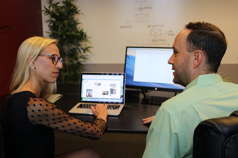 customer, men, coworker, connection, business person, young women, table, business, marketing, design, hubspot, adult, marketing agency, working, young adult