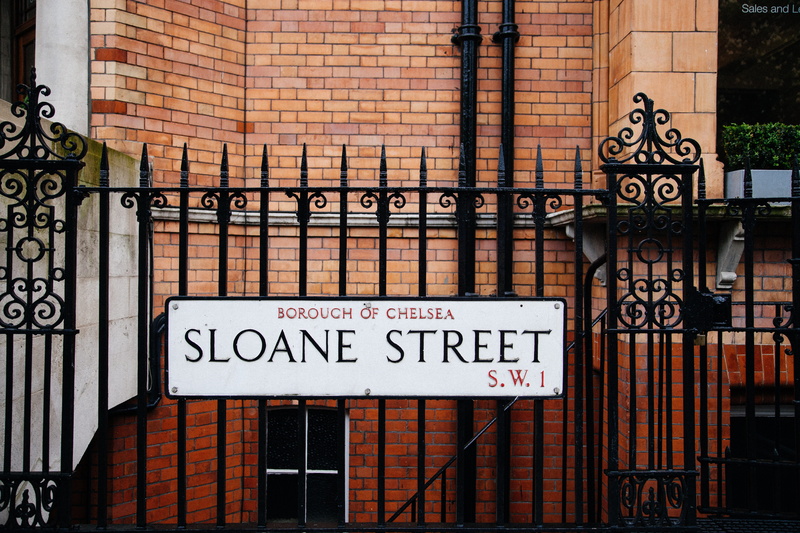 near, kensington, city, famous, wood - material, bridge, europe, facade, british, england, span, blue, brick wall, water, kingdom, gate, white, capital
