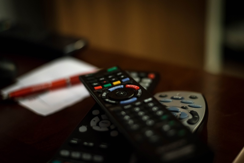 leisure activity, 5K, dVD, focus, remote, table, group of objects, black, leisure games, television Set, indoors, arts culture and entertainment, entertainment