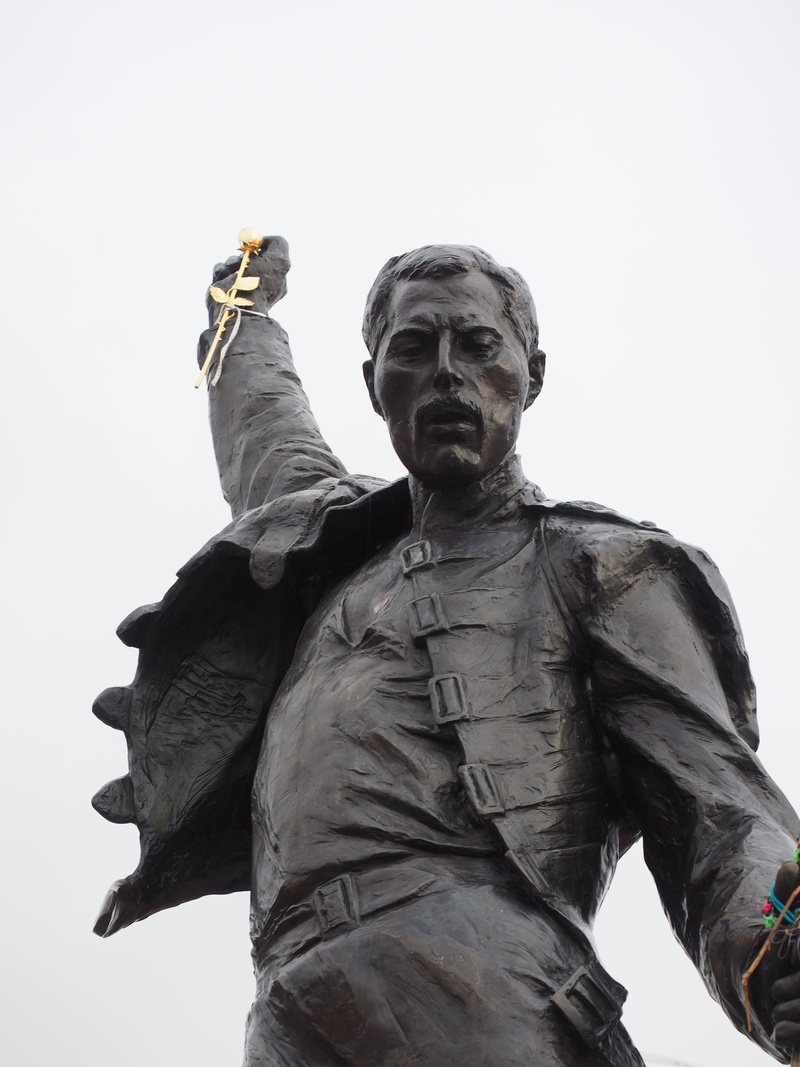 still image, no people, history, day, creativity, architecture, lake geneva, memorial statue, sculpture, sky, queen, male, nature, montreux, singer, freddie mercury