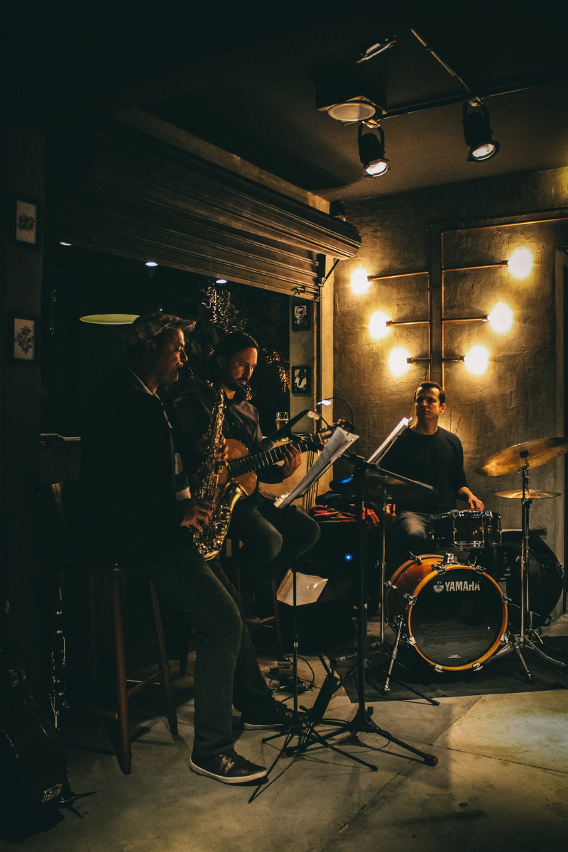 musician, drum, musicians, group, playing, instruments, skill, illuminated, lighting equipment, room, drums, guitarist, guitar, stringed instrument, performance