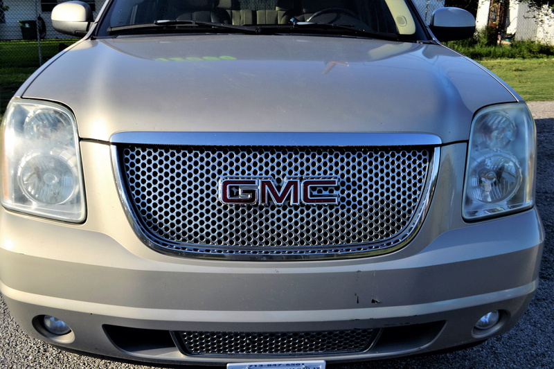 large, front view, high, beige, wide, lights, car, stationary, outdoors, technology, no people, four door, four wheel drive, motor vehicle, off, close-up