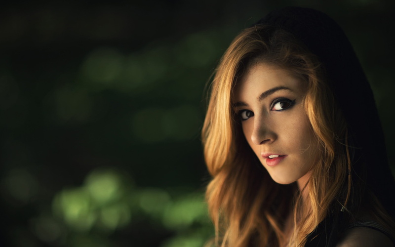 body part, hair, close-up, band, focus on foreground, music, contemplation, celebrity, hairstyle, looking at camera, young women, Against The Current, singer