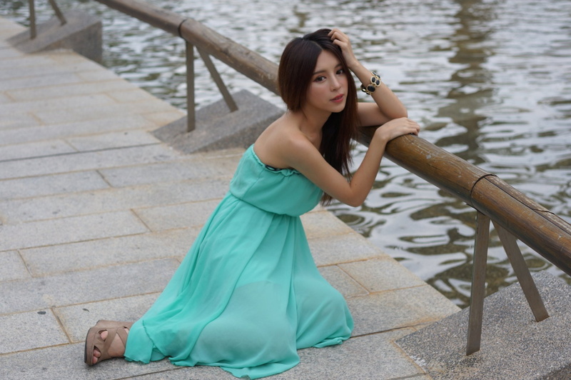 Dress, Asian, Bracelet, Taiwanese, Hong Kong, Models, Julie Chang, Model, Wedge-Heeled Shoe, Water, Emotive, Zhang Qi Jun, Girl, 1080P, Old Market
