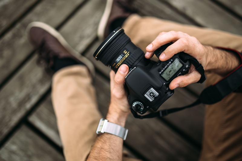 canon, wristwatch, photographer, technology, dslr, man, camera - photographic equipment, focus on foreground, holding, occupation, human hand, outdoor