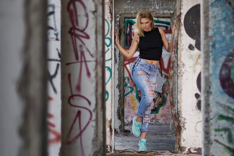 ripped clothes, blonde, standing, women, torn jeans, black tops, 1080P, ripped clothing, ruin