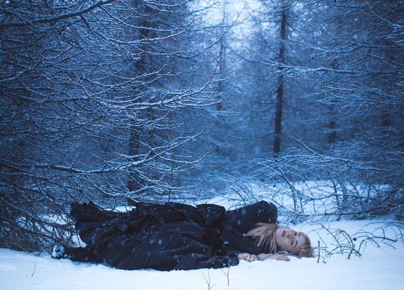 nature, dead trees, women outdoors, lying down, 1080P, snow, winter, women, trees, forest
