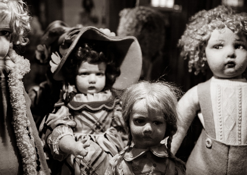 blue mountains, women, paranormal, representation, shirley temple, people, scary, creepy, child, dolls, abandoned, retail display, stern, handmade, retail