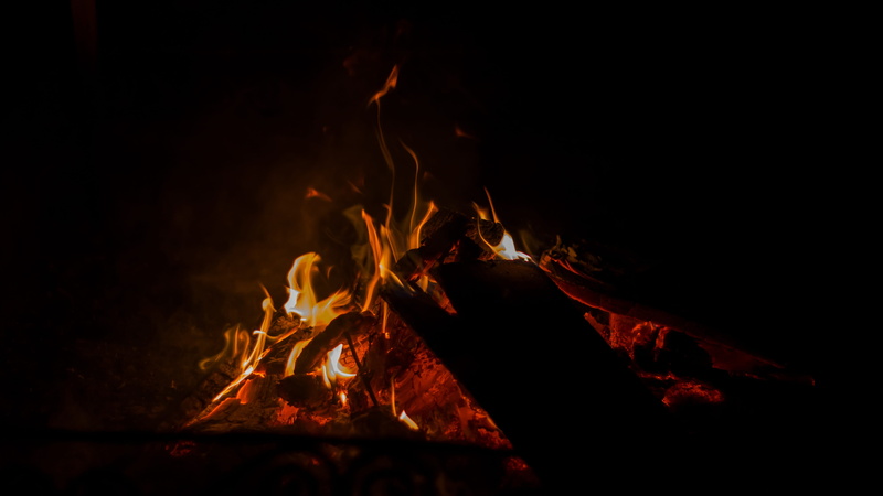 burn, burning, fire, flame, inferno, heat wave, log, outdoors, bright, barbecue, briquettes, close-up, heat, combustion, black background, firewood, heiss