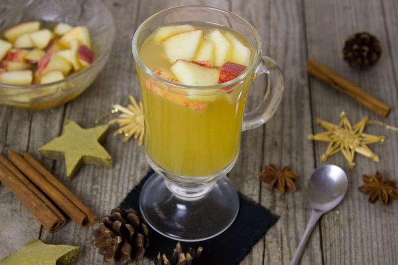 no people, cup, almonds, 4K, delicious, cinnamon, juice, apple juice, fragrance, punch, christmas, spice, clear, star anise, wellbeing, brown, food and drink