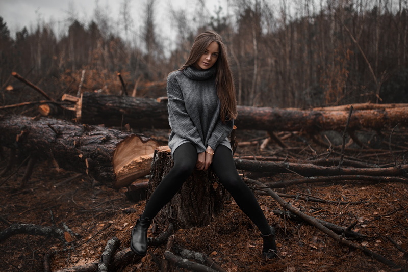 hairstyle, forest, outdoors, day, portrait, 1080P, nose ring, young women, real people, casual clothing, beautiful woman, wood, land, focus on foreground