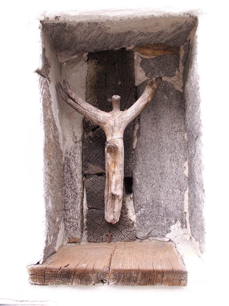 wall - building feature, wood - material, granite, one animal, crucified, wall, wall niche, taxidermy, stone, 2K, animal skull, animal wildlife, animal themes