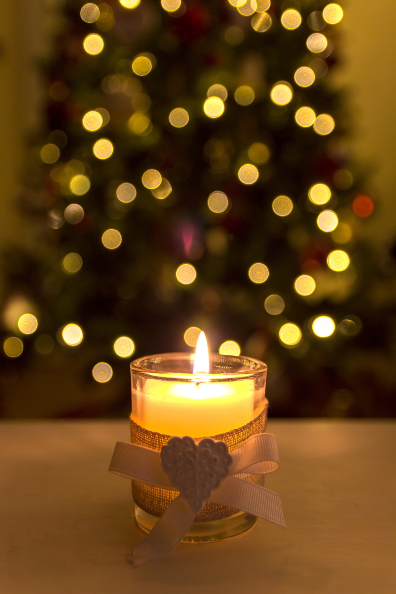 heat - temperature, christmas tree background, tree, illuminated, celebration, fire, flame, festive, christmas tree, christmas, dof, christmas ornament