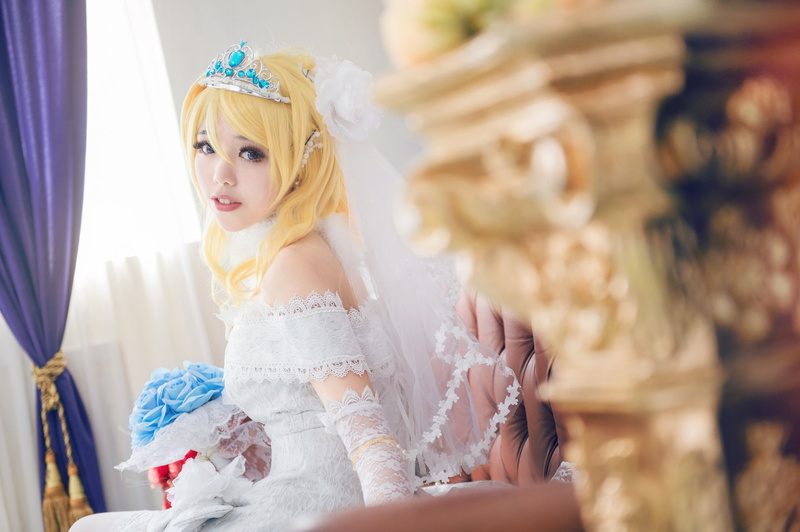 pose, girl, gold plated, light background, the bride, roses, sitting, style, window, light, flowers, interior, decoration, veil, blue, Asian, dark eyes
