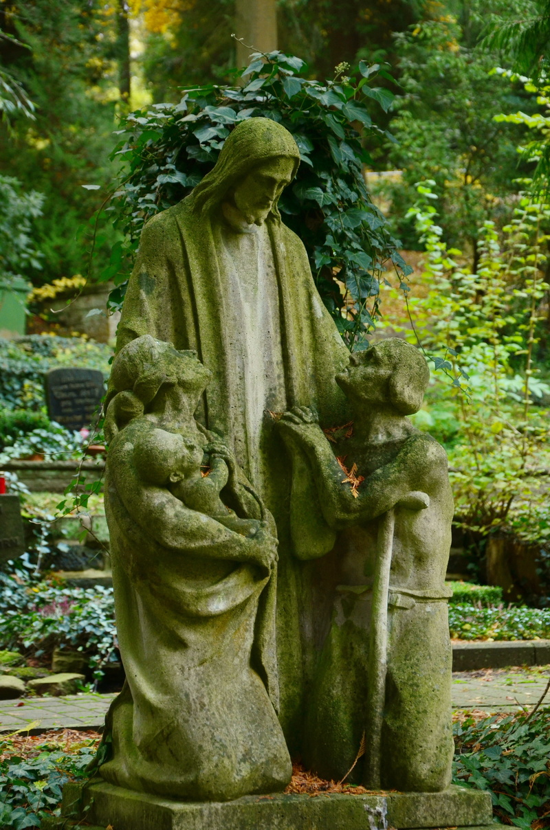 craft, creativity, plant, no people, park, jesus, cemetery, tombstone, green, faith, 4K, hope, religion, outdoors, mourning, transience, christ, symbol