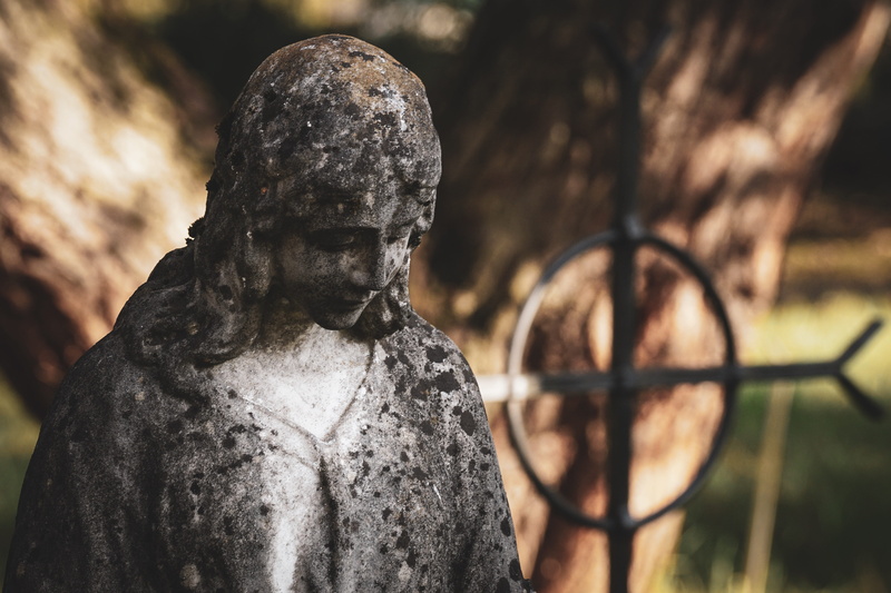 no people, condolences, craft, nature, faith, memory, silent, commemorate, idol, stone figure, male likeness, representation, death, sculpture, angel, close-up