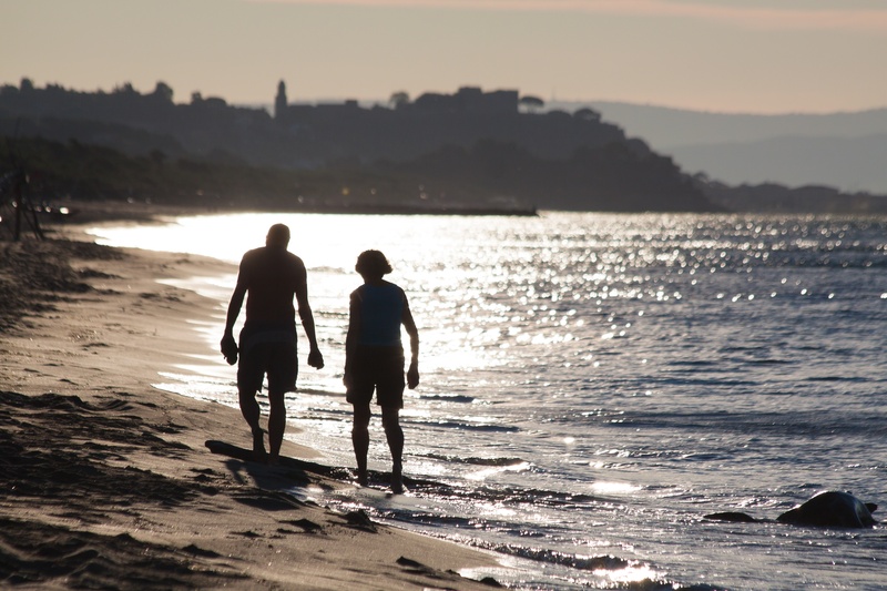 water, walking, real people, holiday, male, person, leisure activity, beauty in nature, bonding, pair, positive emotion, beach, 4K, sunset, man, female