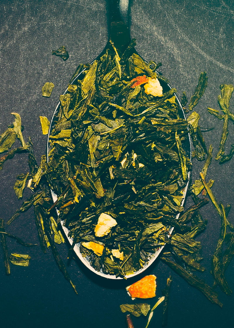 leaf, kitchen utensil, high angle view, directly above, plant part, 2K, green color, leaves, freshness, dried leaves, food and drink, wellbeing, water