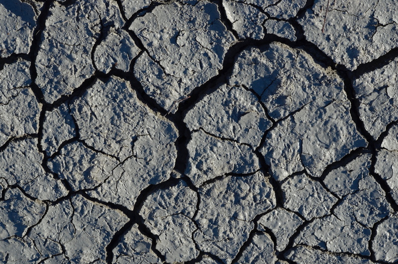 extreme terrain, environment, high angle view, cracked, arid climate, day, landscape, surface, nature, dry, outdoors, dehydrated, withers, close-up, cracks
