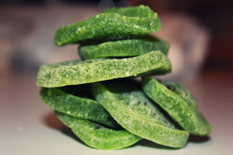 wellbeing, nutritional, selective focus, green, studio shot, vegetable, focus on foreground, no people, kiwi, plant part, group of objects, food and drink