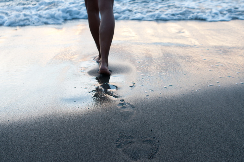 women, beach, footprints, 4K
