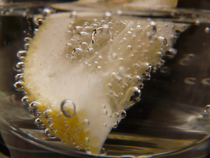 wet, yellow, drop, carbonic acid, blow, water, indoors, sour, drinking glass, food and drink, air bubbles, 2K, close-up, freshness, bubble, marine, liquid