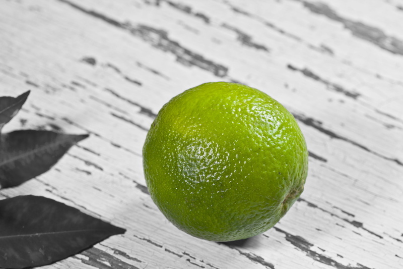citrus, food, close-up, leaves, lemon, single object, green color, no people, wellbeing, nature, lemon juicy, indoors, focus on foreground, summer, table