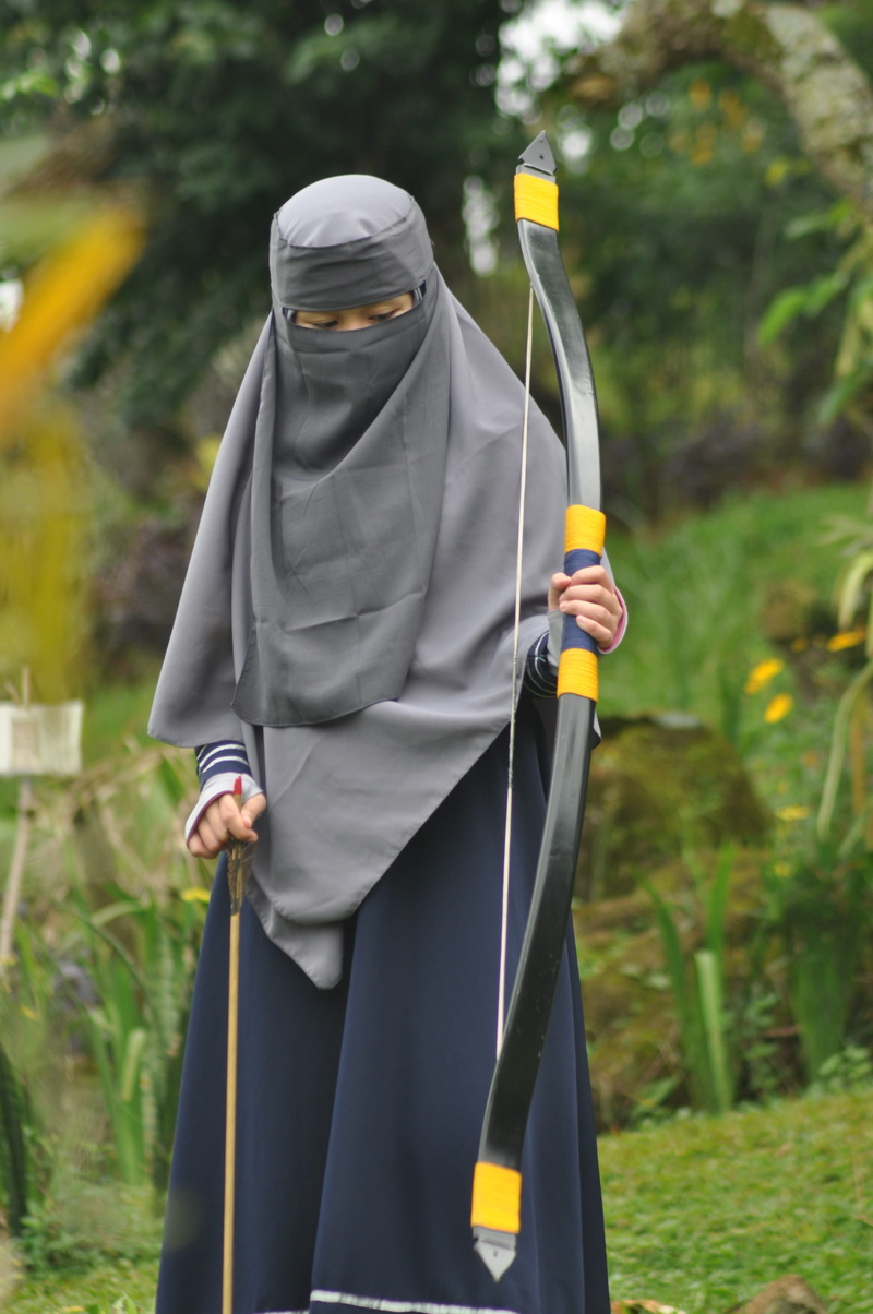 black, real people, 4K, islam, front view, clothing, syari, bandung, west java, compound, person, nature, holding, women, focus on foreground, woman, mask