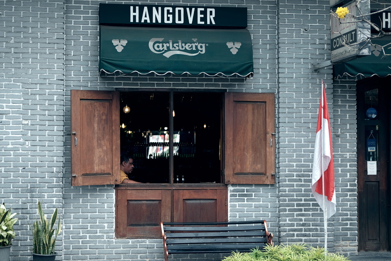 closed, day, entrance, cafe, liquor, glass - material, windows, bar, brick walls, beer, window, old street, resto, western script, sign, architecture, outdoors