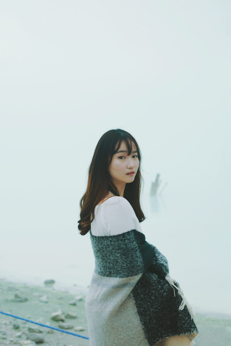 adult, three quarter length, person, indonesian woman, blanket, top, teal, kawah putih, leisure activity, wearing, people, 5K, lifestyles, long hair, sky