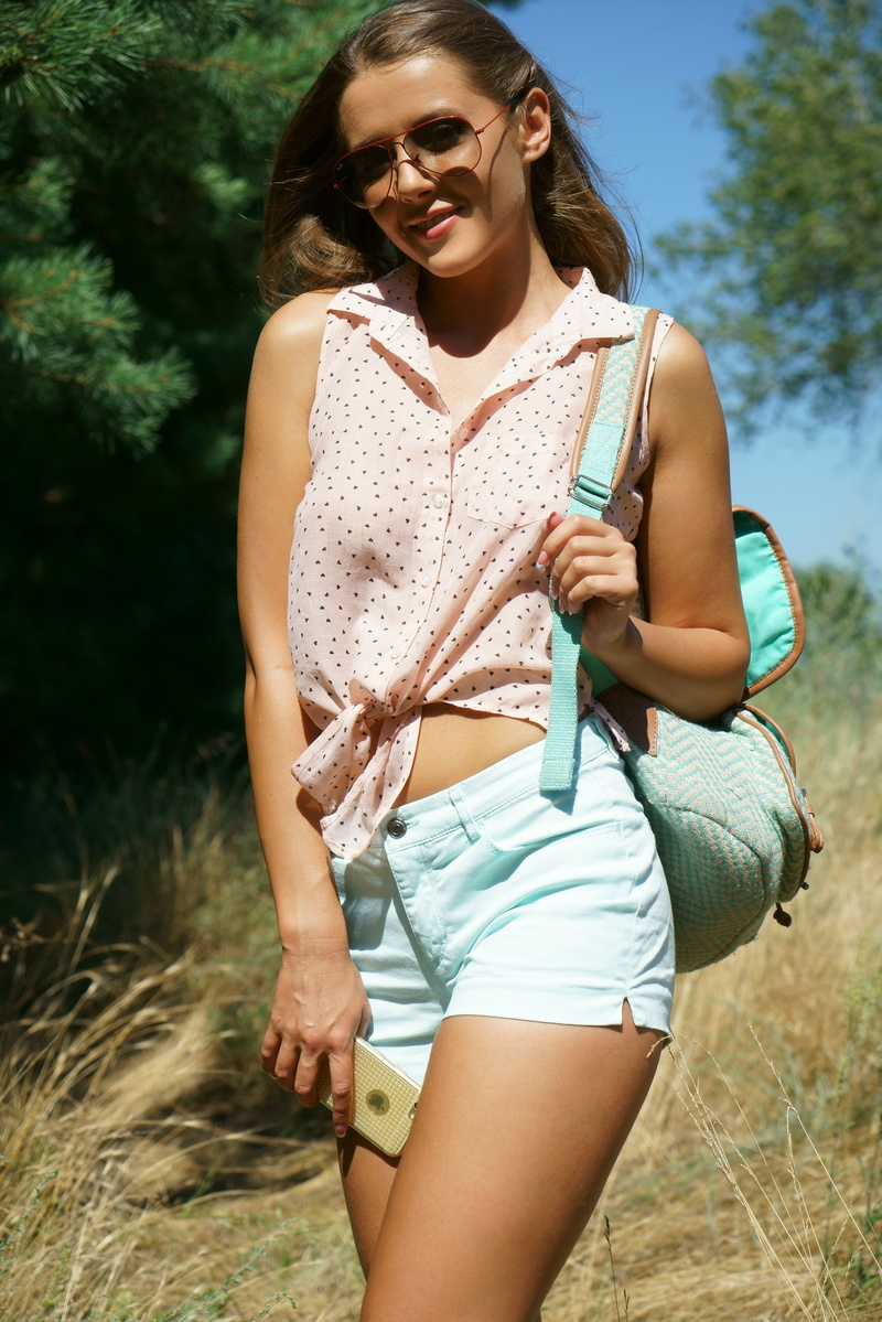 hairstyle, hair, beautiful woman, fashion, young women, long hair, young adult, nature, women with shades, outdoors, shorts, Sybil A, glasses, three quarter length