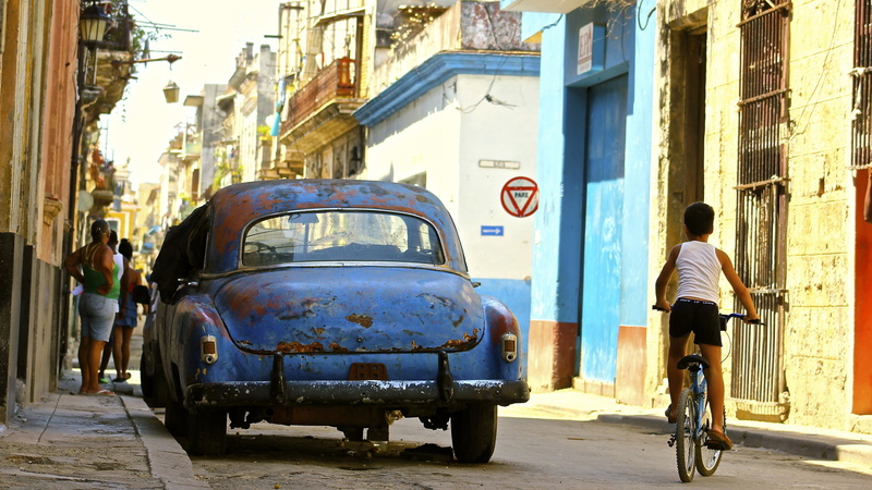 4K, Cuba, building exterior, city life, classic, architecture, transportation, Havana, land vehicle, bicycle, real people, mode of transportation, men