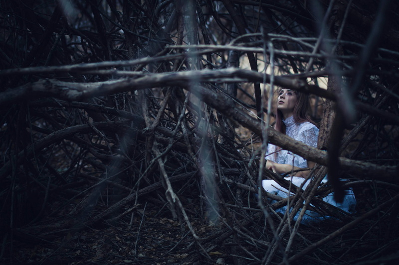 brunette, dead trees, 1080P, white clothing, squatting, women, women outdoors