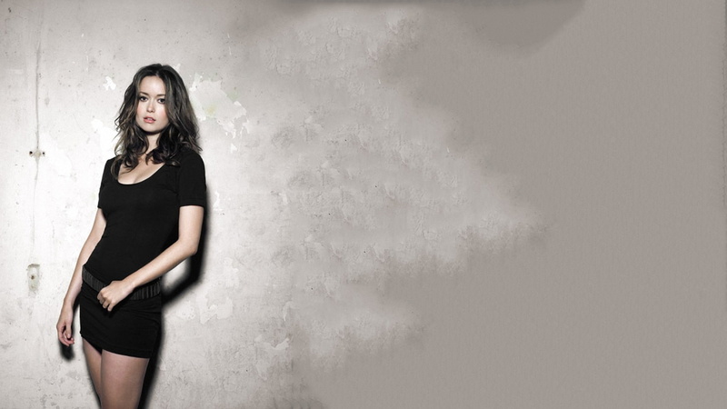 black color, concrete, young women, wall - building feature, standing, 1080P, three quarter length, one person, looking at camera, women, contemplation