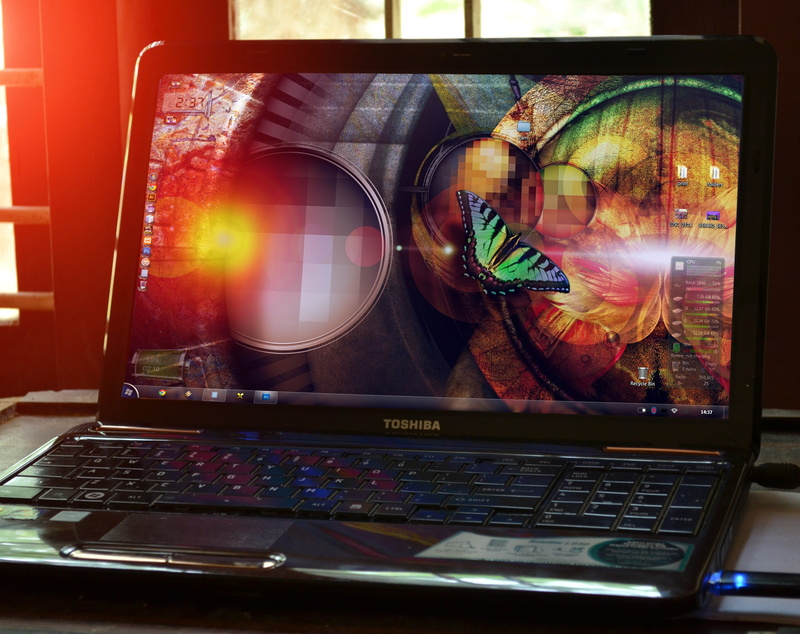 multi colored, indoors, wireless technology, music, computer, 2K, table, communication, close-up, technology, activity, transparent, black, arts culture and entertainment