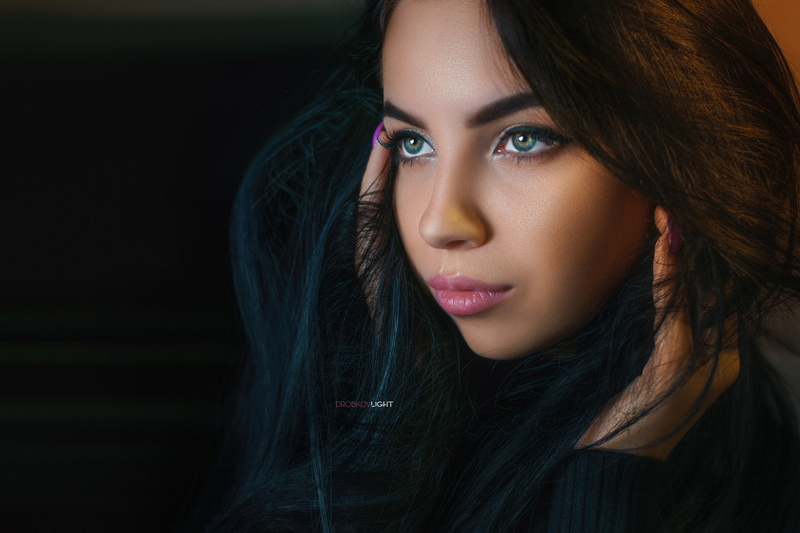 sweater, 2K, women indoors, indoors, looking away, face, portrait, dark hair, model, depth of field, women, Angelina Sorokina, touching face, painted nails